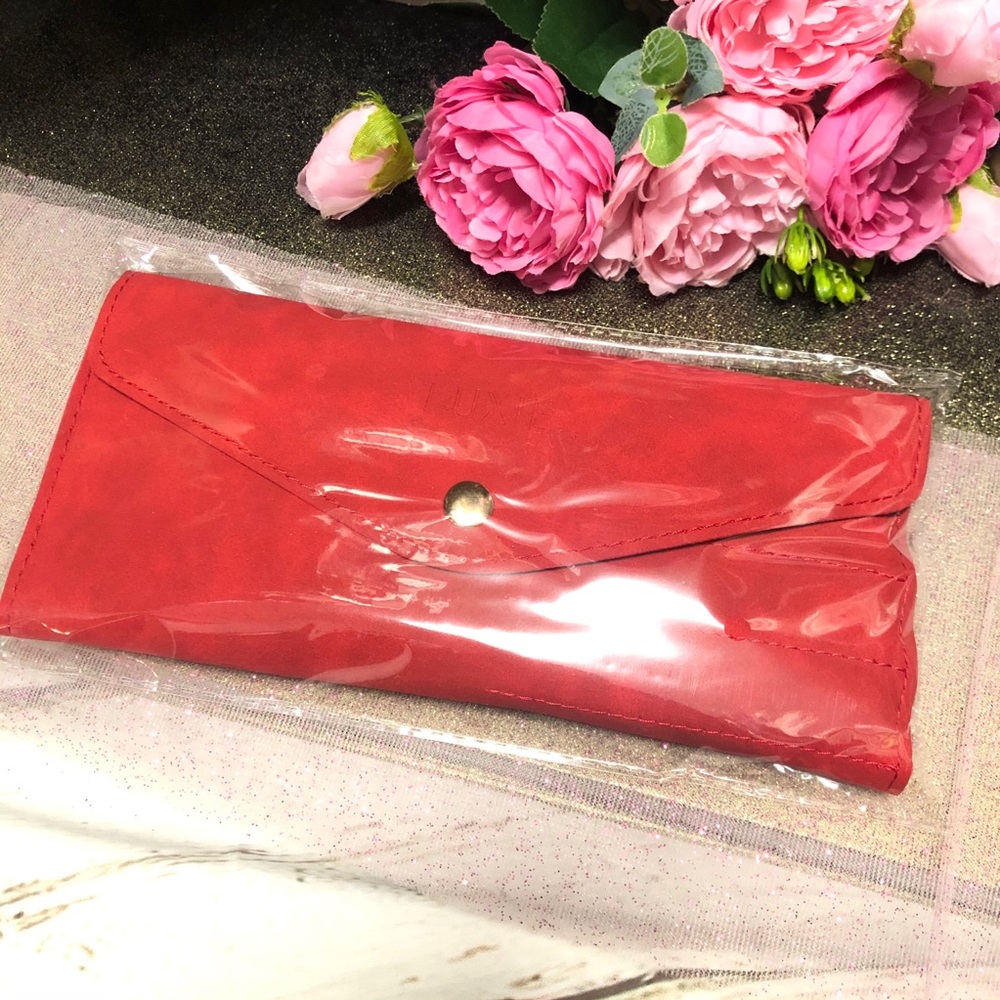 🌹 LUXIE - Glitter and Gold Brush Set with Pouch - Picture 10 of 11
